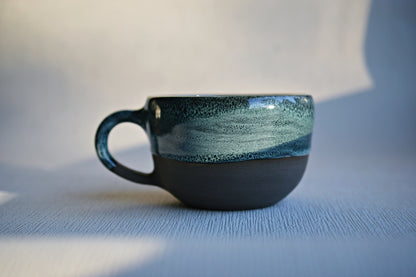 Tasse / grün / weiß